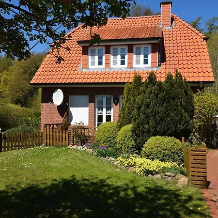 Holiday home Haus-kranichduene