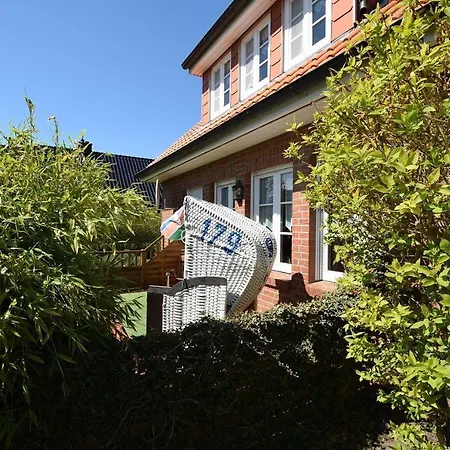 Haus-kranichduene Holiday home *