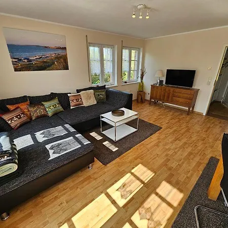 Holiday home Haus-kranichduene