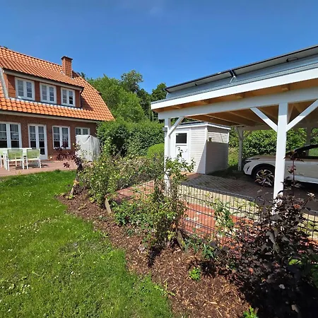 Holiday home Haus-kranichduene Hohwacht