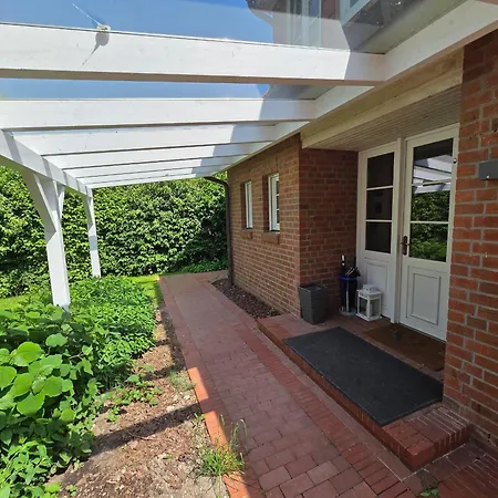 Haus-kranichduene Holiday home *