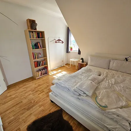 Haus-kranichduene