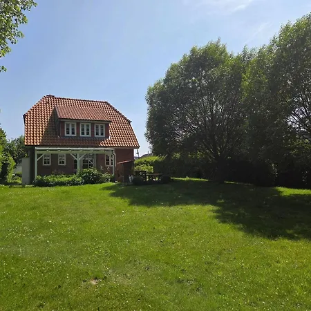 Haus-kranichduene Holiday home *