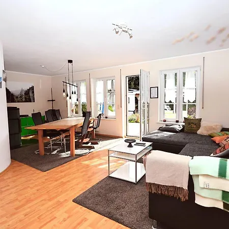 Дом отдыха Haus-kranichduene Ховахт