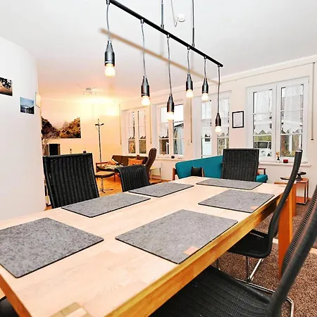 Haus-kranichduene Ховахт